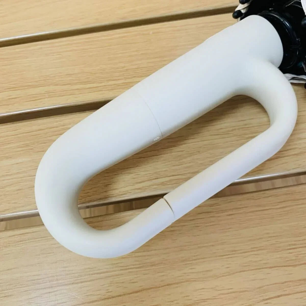 Le Parapluie Révolutionnaire à Boucle – Anti-Vent, Chic & Inversé